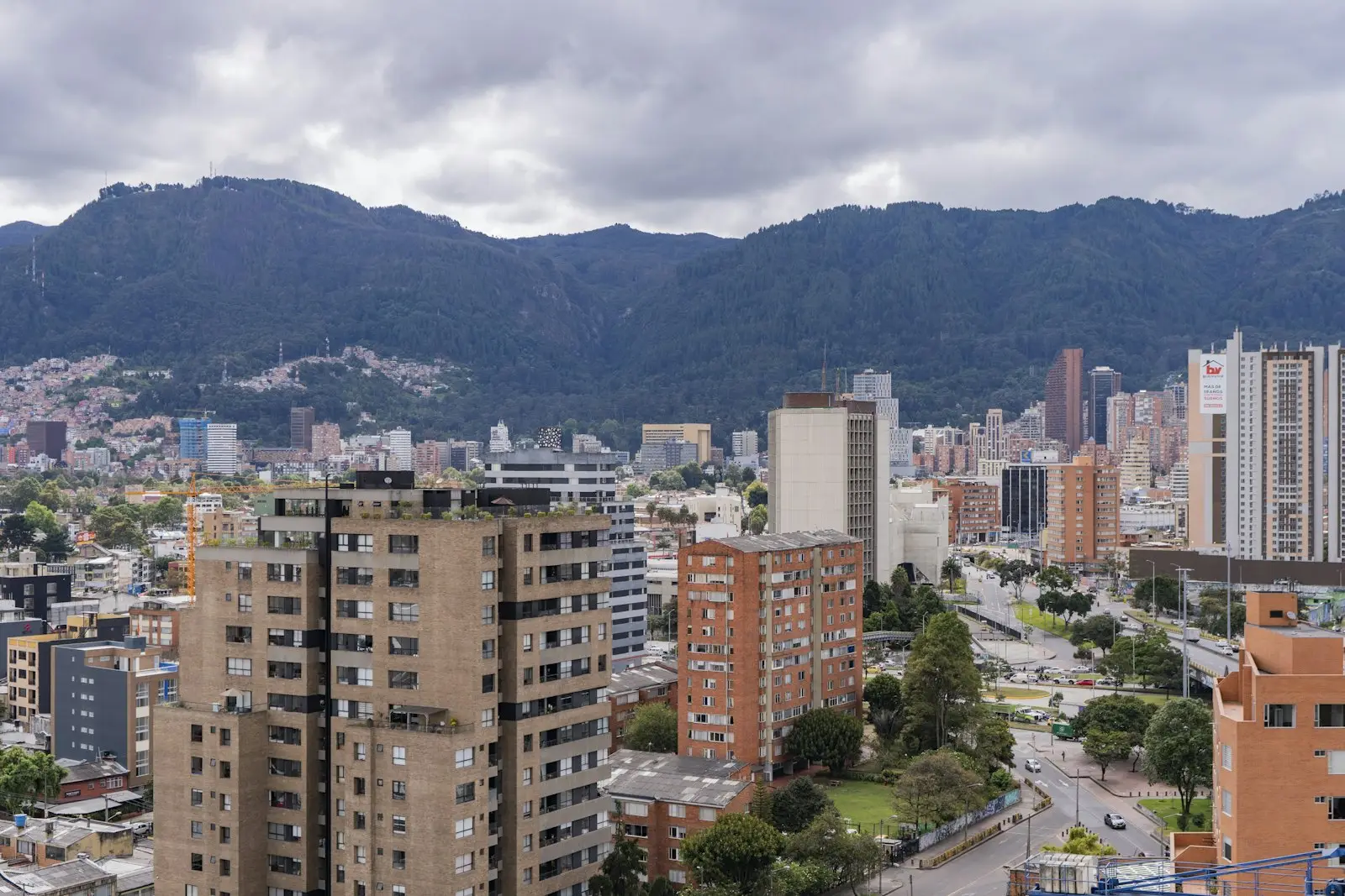 Bogotá con los cerros orientales